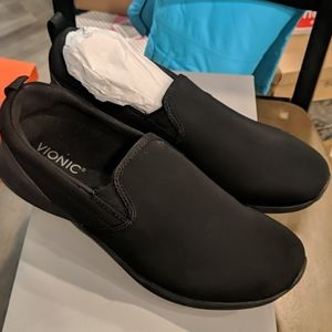 vionic slippers size 10
